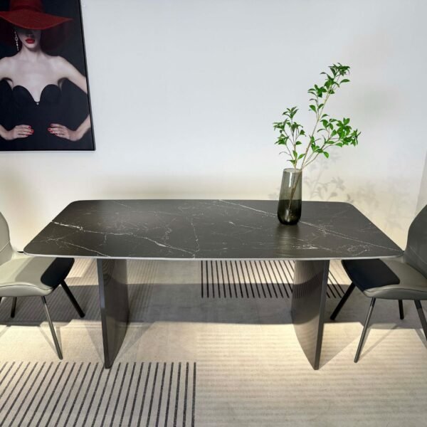 table a manger ceramique noire effet marbre