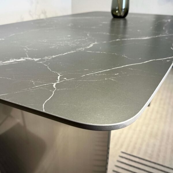 table ceramique noire resistant chaleur